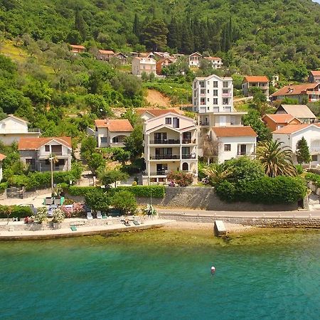 Apartments Maxhit Tivat Exterior photo