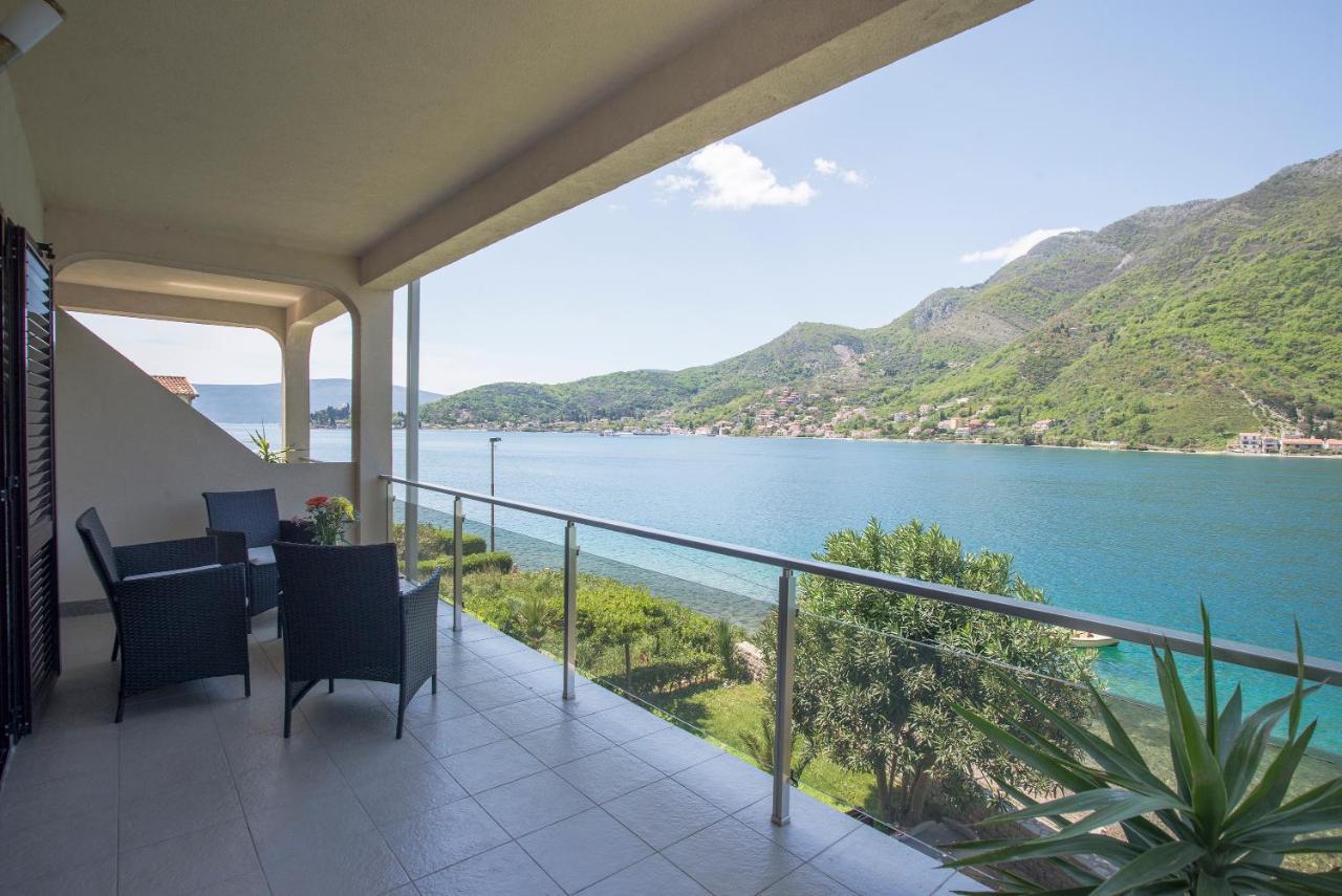 Apartments Maxhit Tivat Exterior photo