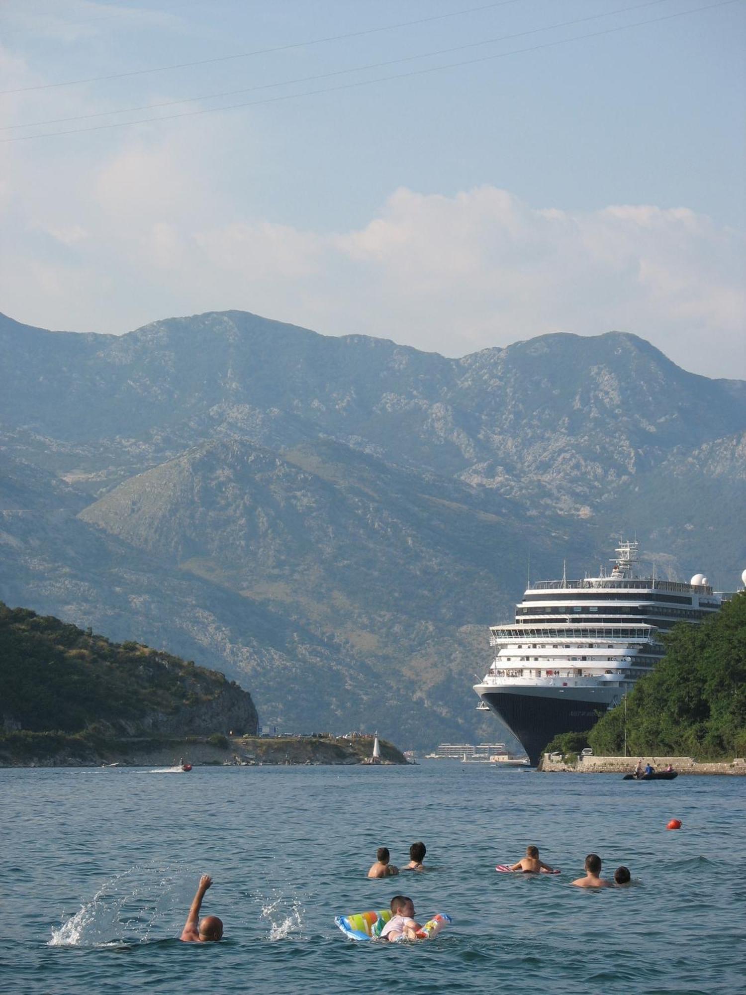 Apartments Maxhit Tivat Exterior photo