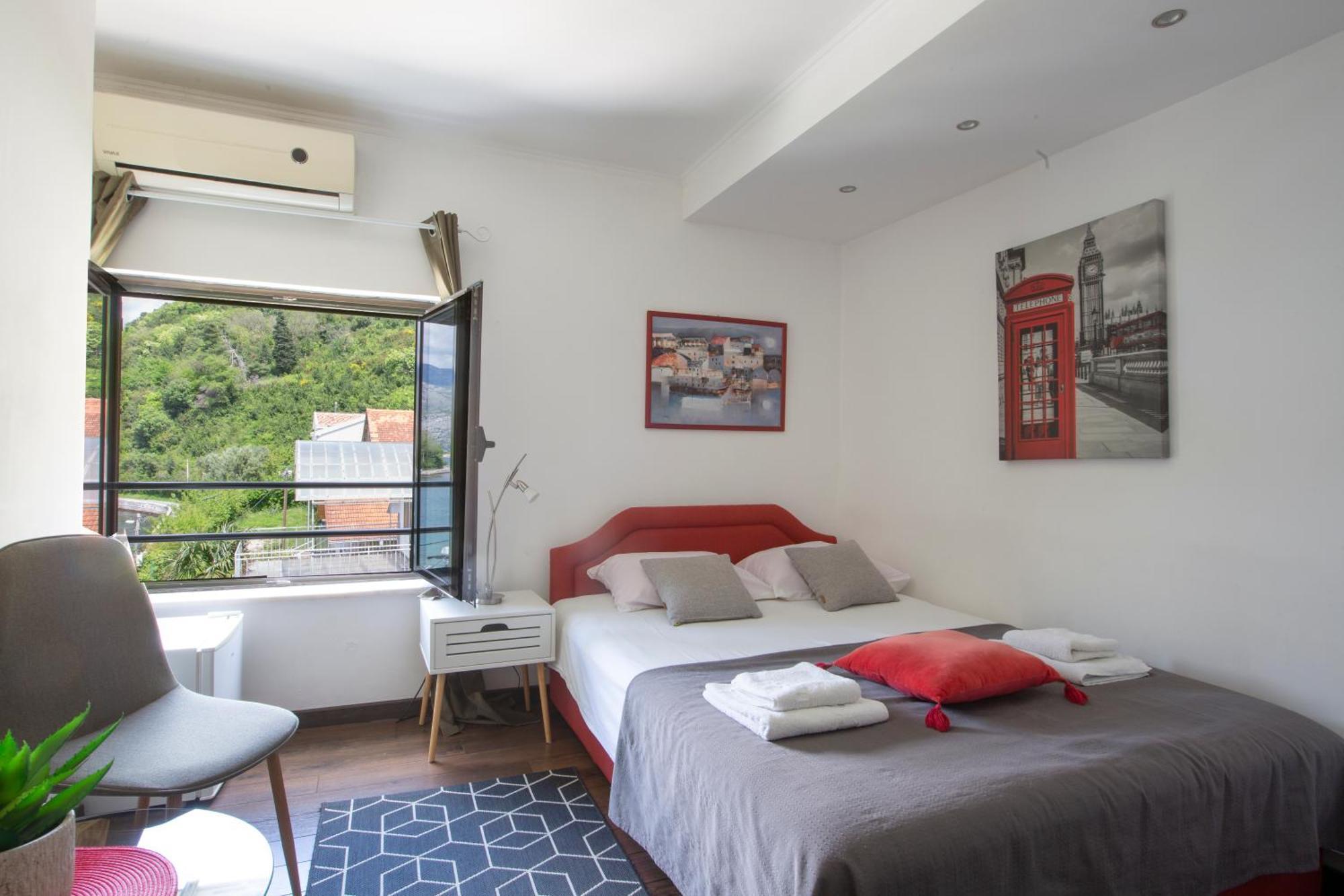 Apartments Maxhit Tivat Exterior photo