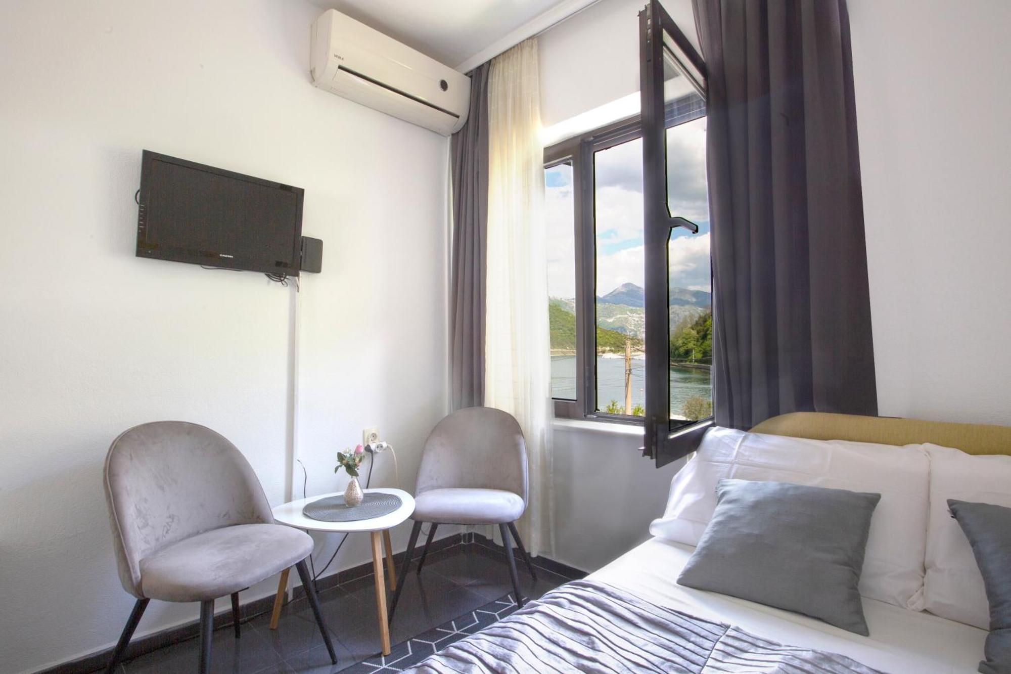 Apartments Maxhit Tivat Exterior photo