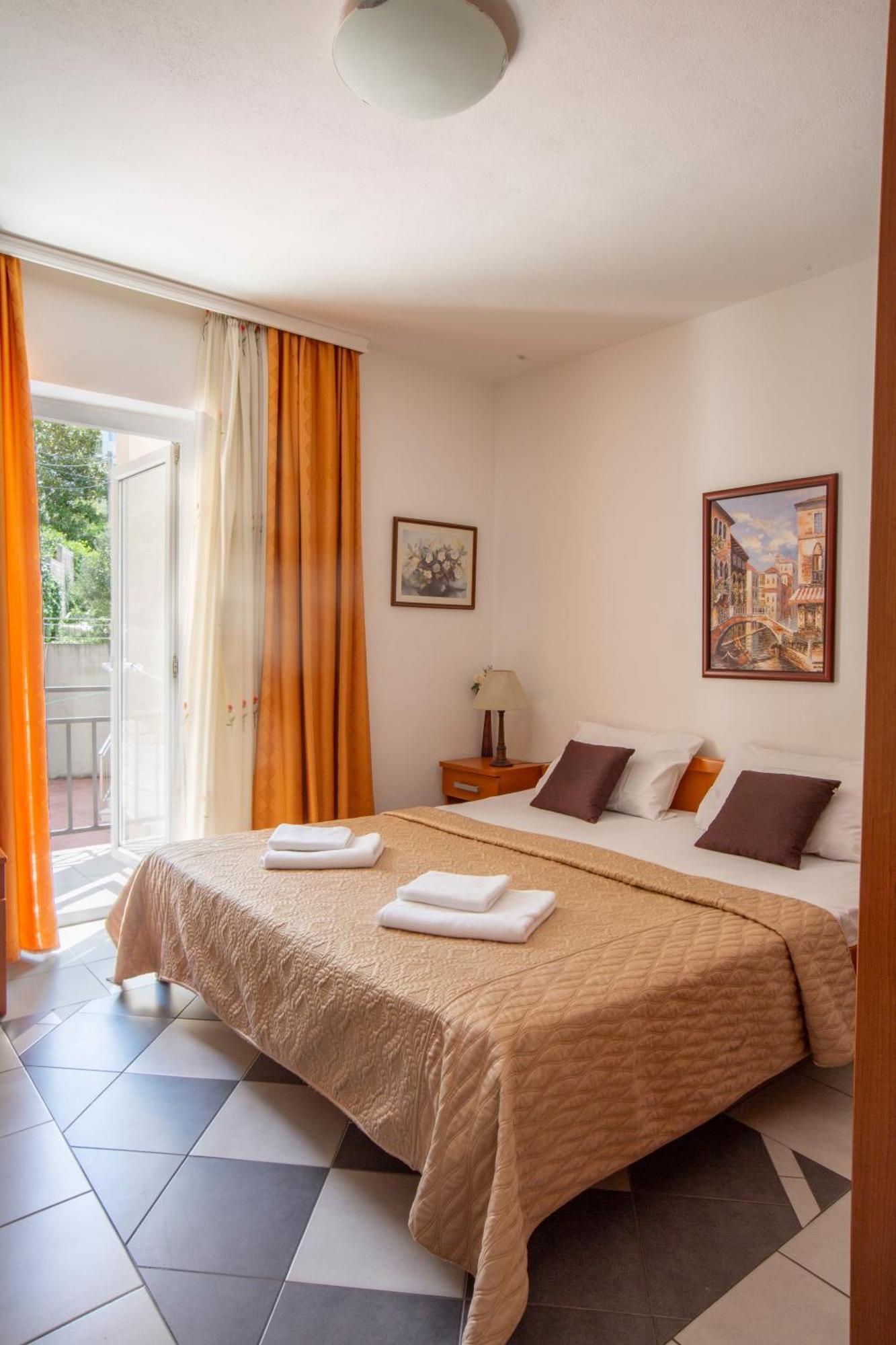 Apartments Maxhit Tivat Exterior photo